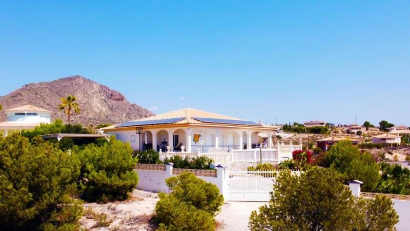 Alicante Exklusive Villa mit 3 Schlafzimmern, 2 Bädern, Privatpool, Garage und traumhaftem Meer- und Küstenpanorama Haus kaufen