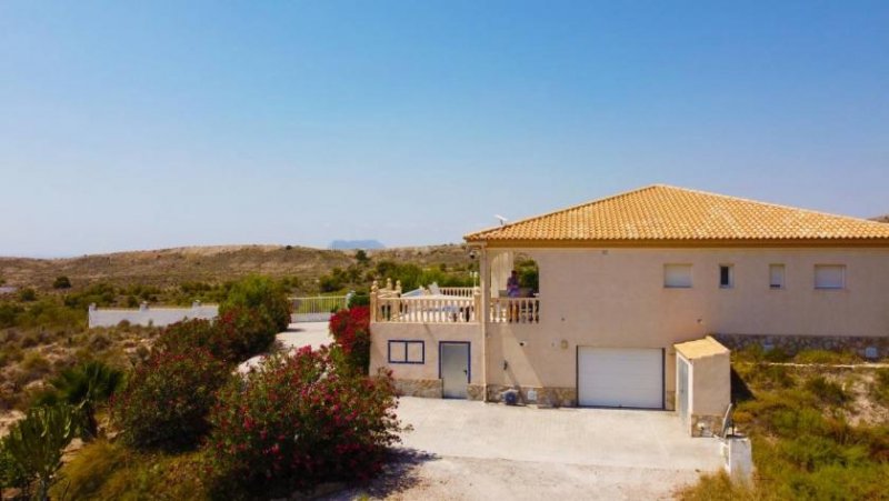 Alicante Exklusive Villa mit 3 Schlafzimmern, 2 Bädern, Privatpool, Garage und traumhaftem Meer- und Küstenpanorama Haus kaufen