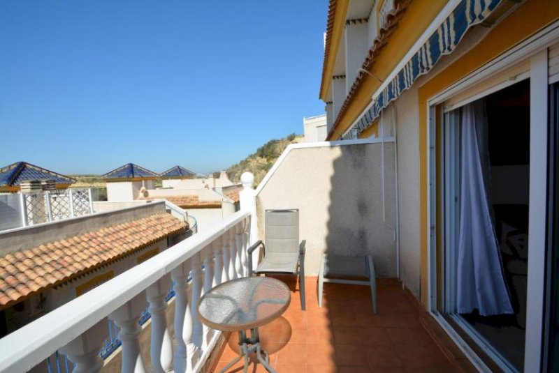 Guardamar del Segura Doppelhaushälfte mit 2 Schlafzimmern, 2 Bädern, Garage und Gemeinschaftspool Haus kaufen