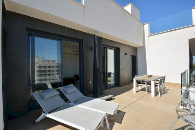 Guardamar del Segura Neuwertige Penthouse-Wohnung mit 2 Schlafzimmern, 2 Bädern, Dachterrasse und Tiefgaragenstellplatz nur 700 m vom Strand Wohnung