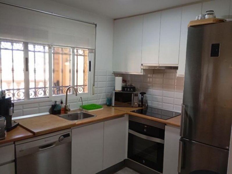 Guardamar del Segura Reihenhaus mit 2 Schlafzimmern, 2 Bädern, Gäste-WC, Dachterrasse, Tiefgaragenstellplatz und Gemeinschaftspool Haus kaufen