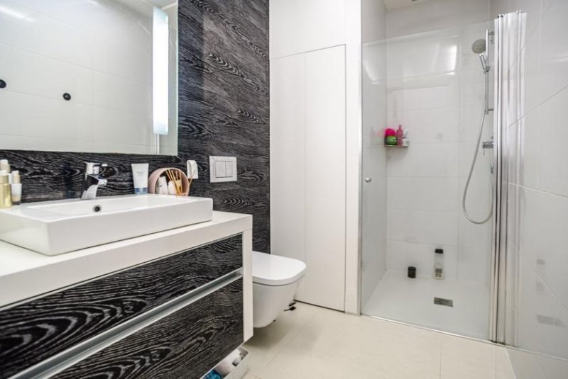 Guardamar del Segura Wunderschönes Appartement mit 2 Schlafzimmern, 2 Bädern und Tiefgaragenstellplatz in exklusiver Anlage mit Gemeinschaftspools