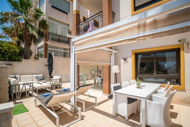 Guardamar del Segura Wunderschönes Appartement mit 2 Schlafzimmern, 2 Bädern und Tiefgaragenstellplatz in exklusiver Anlage mit Gemeinschaftspools