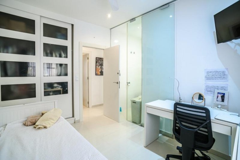 Guardamar del Segura Wunderschönes Appartement mit 2 Schlafzimmern, 2 Bädern und Tiefgaragenstellplatz in exklusiver Anlage mit Gemeinschaftspools