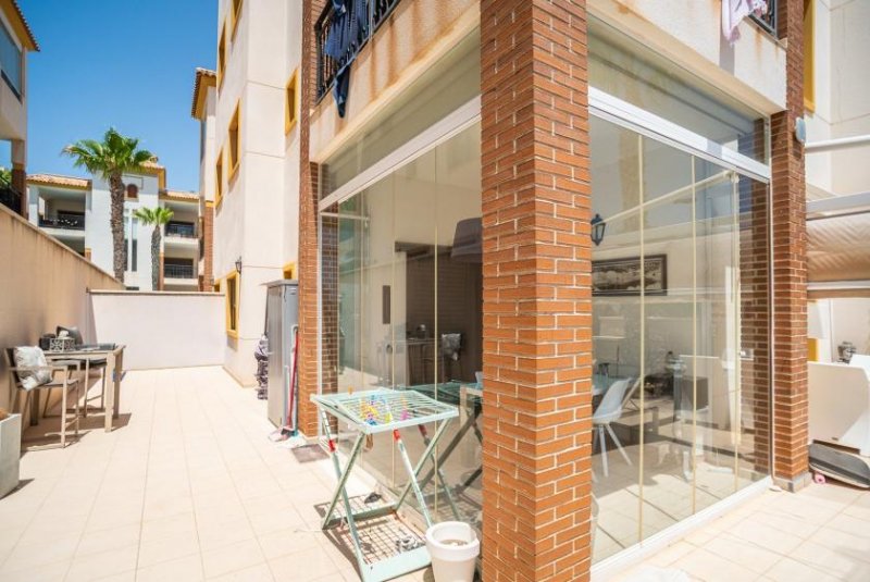 Guardamar del Segura Wunderschönes Appartement mit 2 Schlafzimmern, 2 Bädern und Tiefgaragenstellplatz in exklusiver Anlage mit Gemeinschaftspools