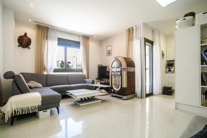 Guardamar del Segura Wunderschönes Appartement mit 2 Schlafzimmern, 2 Bädern und Tiefgaragenstellplatz in exklusiver Anlage mit Gemeinschaftspools