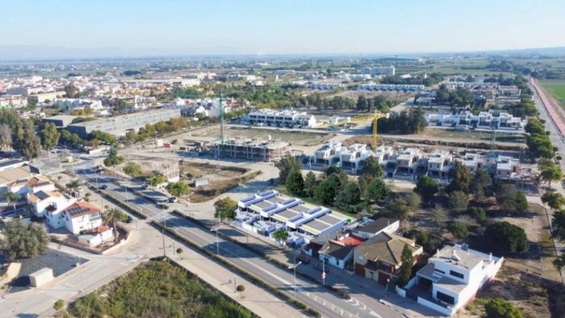 Dolores Luxuriöses ebenerdiges Haus mit Pool Haus kaufen