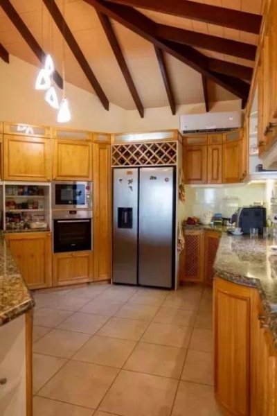 San Bernardino Luxusvilla S Bernardino Heli-Landeplatz Pool & High-Security Haus kaufen