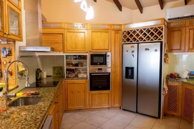 San Bernardino Luxusvilla S Bernardino Heli-Landeplatz Pool & High-Security Haus kaufen