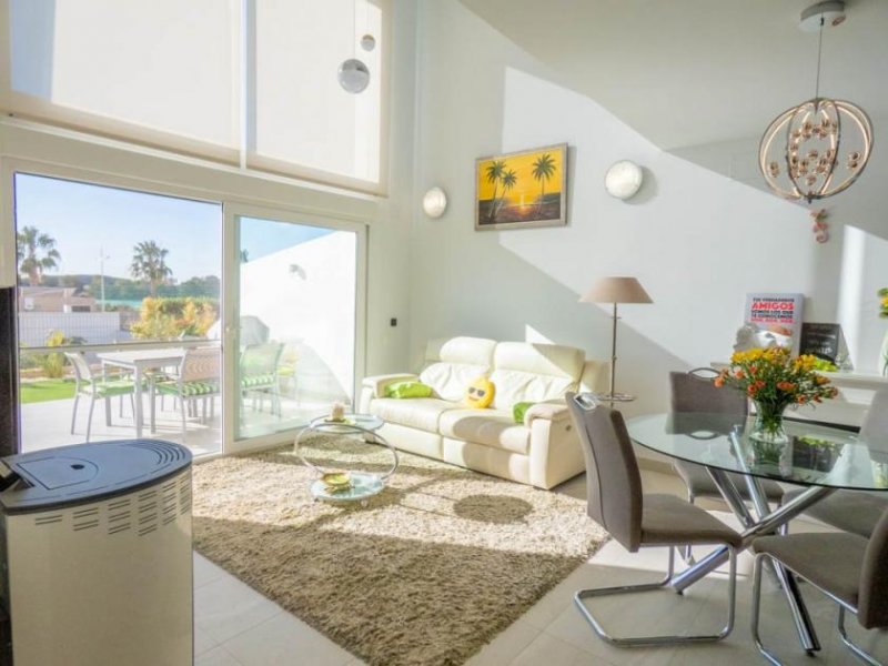 Algorfa Beeindruckende moderne Villa mit 3 Schlafzimmern, 2 Bädern, Dachterrasse und Gemeinschaftspool im La Finca Golf und Spa Resort