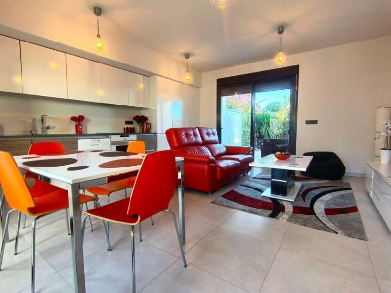 Algorfa Erdgeschoss-Wohnung mit 2 Schlafzimmern, 2 Bädern, Kfz-Stellplatz und Gemeinschaftspool im La Finca Golf Resort Wohnung kaufen