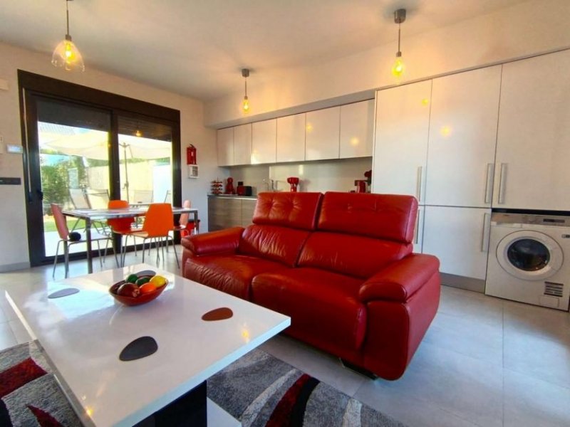 Algorfa Erdgeschoss-Wohnung mit 2 Schlafzimmern, 2 Bädern, Kfz-Stellplatz und Gemeinschaftspool im La Finca Golf Resort Wohnung kaufen