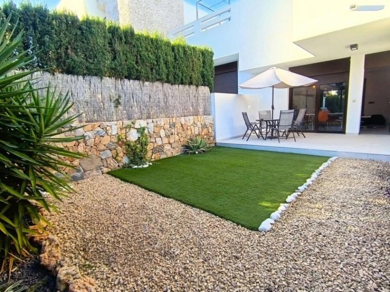Algorfa Erdgeschoss-Wohnung mit 2 Schlafzimmern, 2 Bädern, Kfz-Stellplatz und Gemeinschaftspool im La Finca Golf Resort Wohnung kaufen