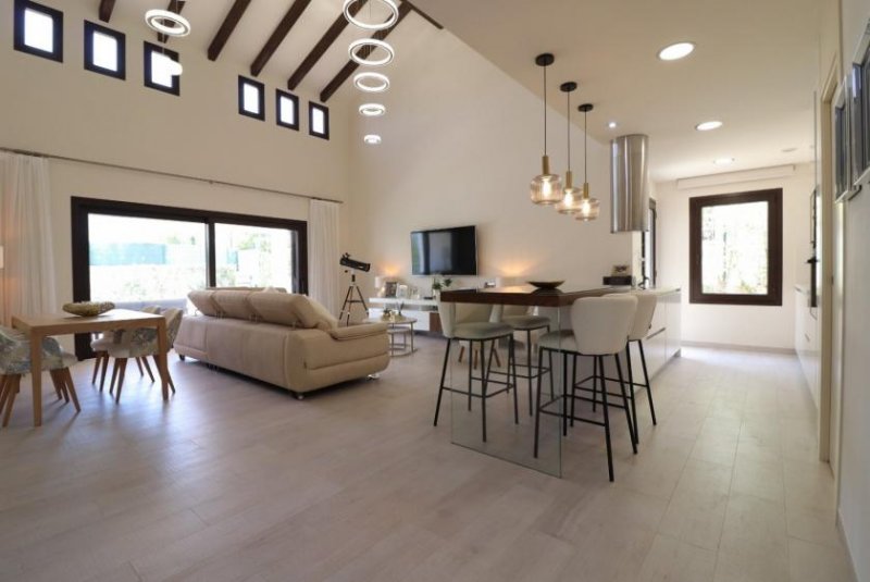 Algorfa Exklusive Villa mit 3 Schlafzimmern, 2 Bädern und Gemeinschaftspool im La Finca Golf Resort Haus kaufen