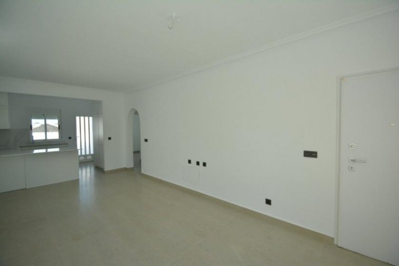 Algorfa Komplett renovierte Villa mit 2 Schlafzimmern, 1 Bad und Gemeinschaftspool in Lo Crispin Haus kaufen