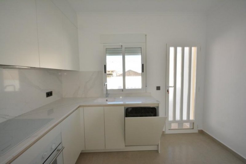 Algorfa Komplett renovierte Villa mit 2 Schlafzimmern, 1 Bad und Gemeinschaftspool in Lo Crispin Haus kaufen