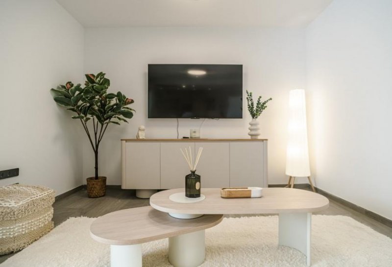 Algorfa Luxus-Erdgeschosswohnung mit 3 Schlafzimmern, 2 Bädern, Tiefgaragenstellplatz und Gemeinschaftspool im La Finca Golf Resort