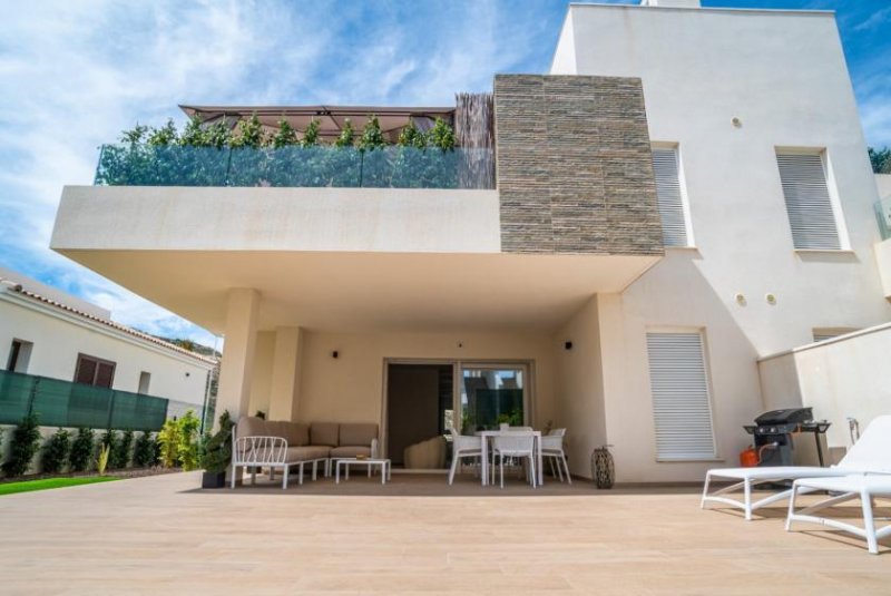 Algorfa Luxus-Erdgeschosswohnung mit 3 Schlafzimmern, 2 Bädern, Tiefgaragenstellplatz und Gemeinschaftspool im La Finca Golf Resort
