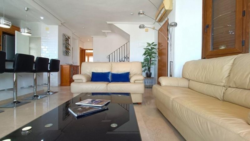 Algorfa Villa mit 3 Schlafzimmern, 2 Bädern, Dachterrasse und Gemeinschaftspool im La Finca Golf Resort Haus kaufen