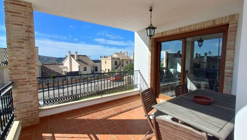 Algorfa Villa mit 3 Schlafzimmern, 2 Bädern, Kfz-Stellplatz und Gemeinschaftspool im La Finca Golf Resort Haus kaufen