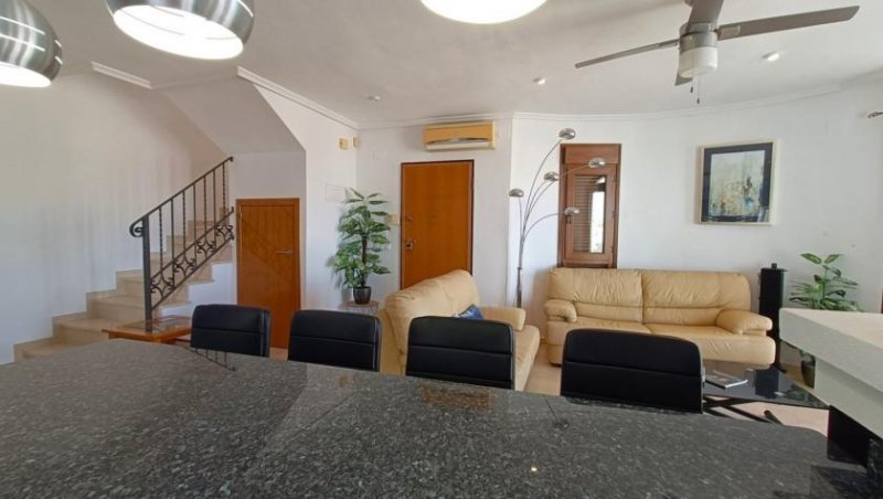 Algorfa Villa mit 3 Schlafzimmern, 2 Bädern, Dachterrasse und Gemeinschaftspool im La Finca Golf Resort Haus kaufen