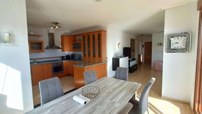 Algorfa Villa mit 3 Schlafzimmern, 2 Bädern, Kfz-Stellplatz und Gemeinschaftspool im La Finca Golf Resort Haus kaufen