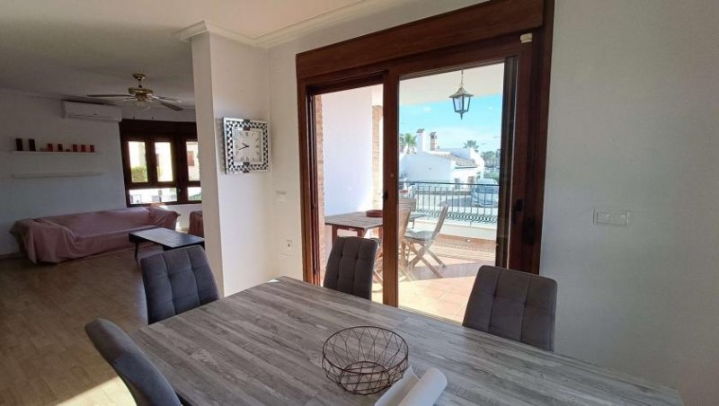 Algorfa Villa mit 3 Schlafzimmern, 2 Bädern, Kfz-Stellplatz und Gemeinschaftspool im La Finca Golf Resort Haus kaufen