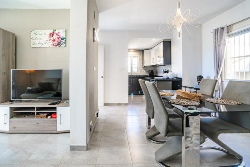 Algorfa Wunderschön renoviertes Reihenhaus mit 3 Schlafzimmern und 2 Bädern in der beliebten Urbanisation Montbello Haus kaufen
