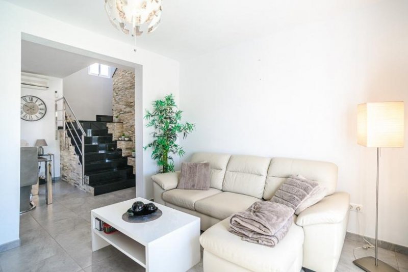 Algorfa Wunderschön renoviertes Reihenhaus mit 3 Schlafzimmern und 2 Bädern in der beliebten Urbanisation Montbello Haus kaufen