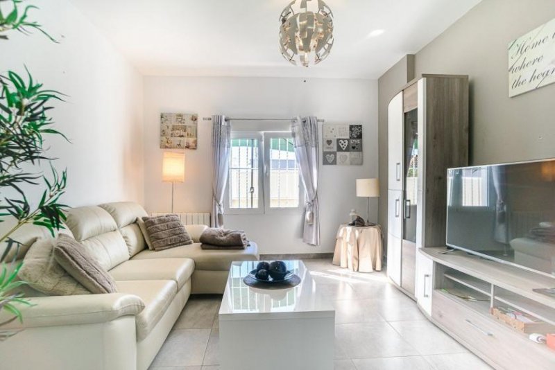 Algorfa Wunderschön renoviertes Reihenhaus mit 3 Schlafzimmern und 2 Bädern in der beliebten Urbanisation Montbello Haus kaufen