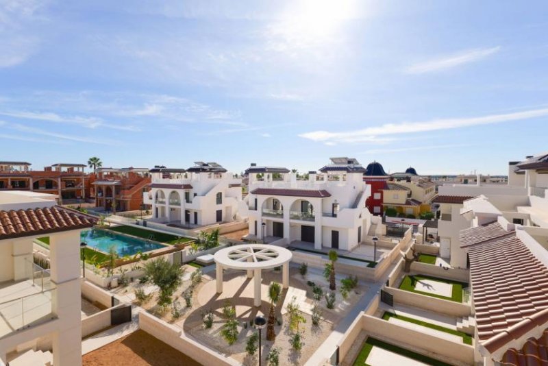 Quesada Key Ready Eckhaus mit Pool mit Möbeln Haus kaufen