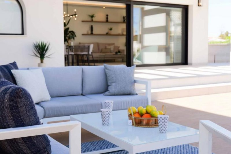 Quesada Key Ready Schöne Villa mit Pool möbeliert Haus kaufen