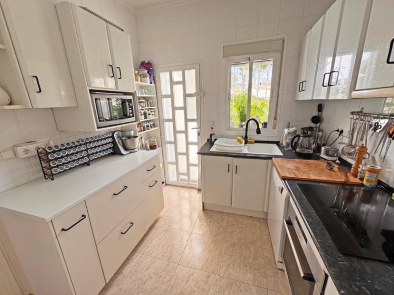 Rojales Endreihenhaus mit 3 Schlafzimmern, 2 Bädern, Dachterrasse, Klimaanlage und Gemeinschaftspool Haus kaufen