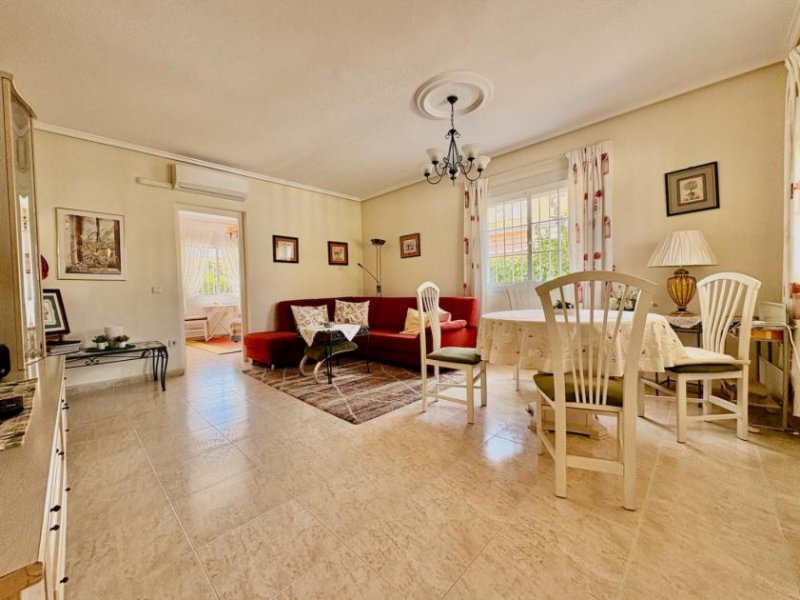 Rojales Endreihenhaus mit 3 Schlafzimmern, 2 Bädern, Klimaanlage und Gemeinschaftspool Haus kaufen