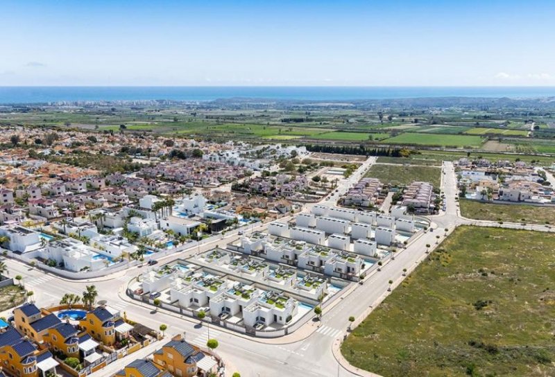 San Fulgencio Exklusive Doppelhaushälften mit 3 Schlafzimmern, 2 Bädern, Dachterrasse, Klimaanlage, Privatpool und Kfz-Stellplatz Haus