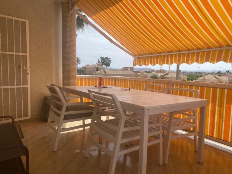 San Fulgencio Freistehende Villa mit zwei Wohneinheiten, Carport und Gemeinschaftspool in bester Lage Haus kaufen