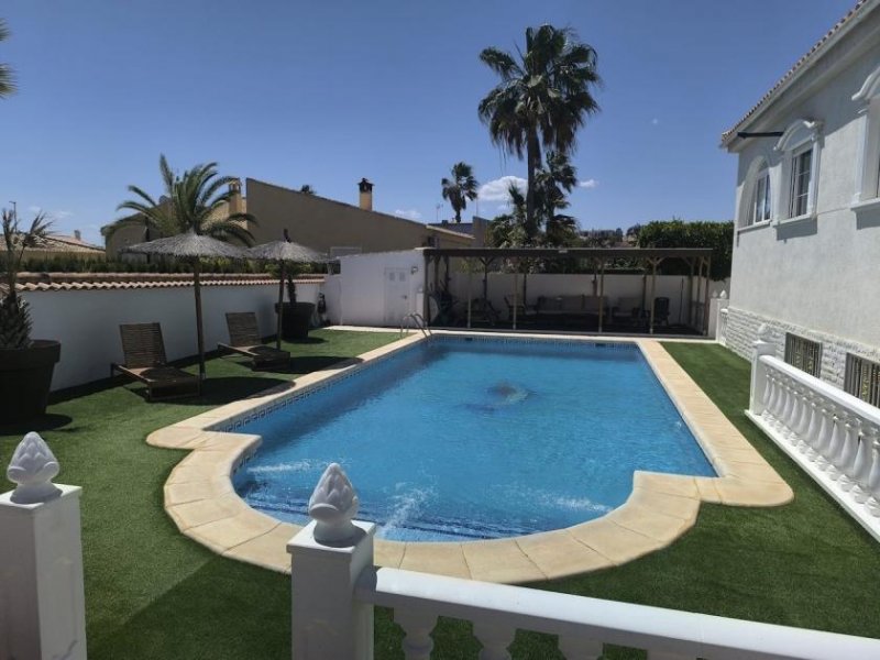 San Fulgencio Freistehende Villa mit 5 Schlafzimmern, 2 Bädern und Privatpool in La Escuera Haus kaufen
