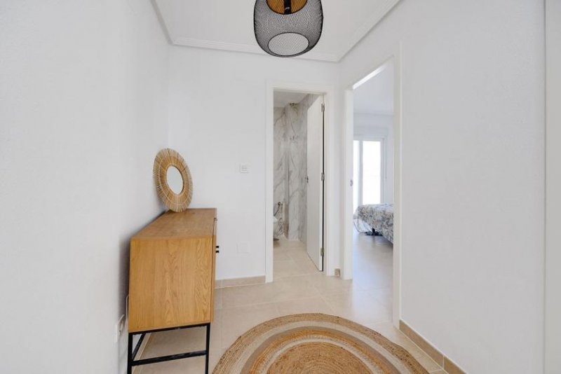 San Fulgencio Villen mit 3 Schlafzimmern, 3 Bädern, Dachterrasse, Kfz-Stellplatz und Gemeinschaftspool Haus kaufen