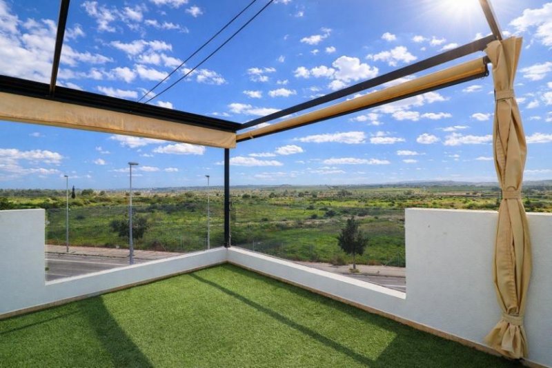 Benijófar Moderne Villa mit 3 Schlafzimmern, 2 Bädern, Dachterrasse, Kfz-Stellplatz und Privatpool Haus kaufen