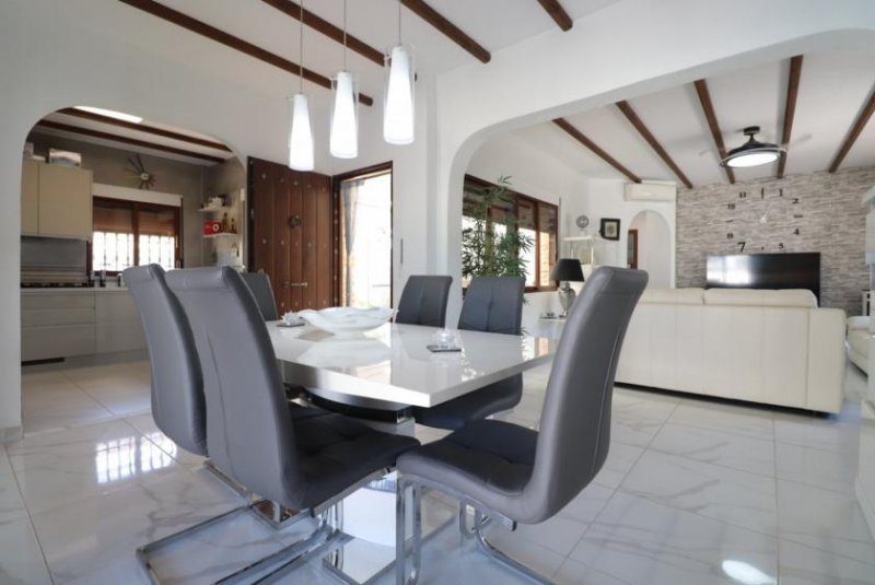 Formentera del Segura Villa mit 3 Schlafzimmern, 2 Bädern und Privatpool in Fincas de La Vega Haus kaufen