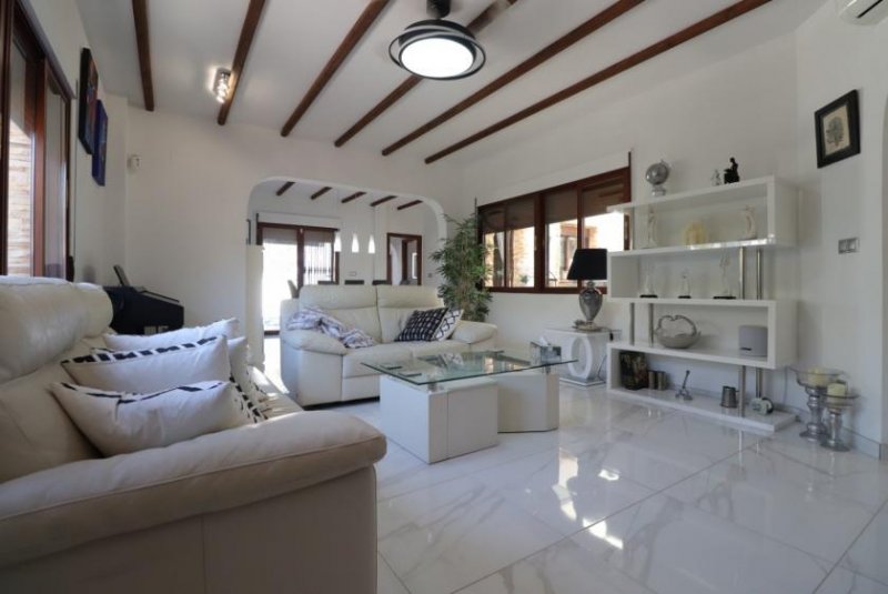 Formentera del Segura Villa mit 3 Schlafzimmern, 2 Bädern und Privatpool in Fincas de La Vega Haus kaufen