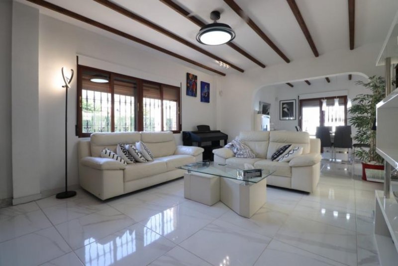 Formentera del Segura Villa mit 3 Schlafzimmern, 2 Bädern und Privatpool in Fincas de La Vega Haus kaufen