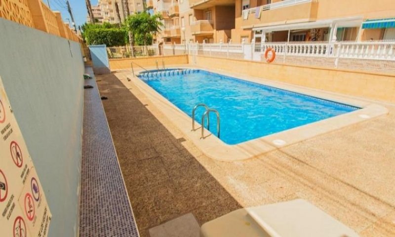 Torrevieja Appartement mit 2 Schlafzimmern, 1 Bad, Gemeinschaftspool und Meerblick Wohnung kaufen