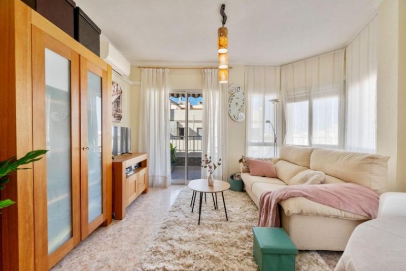 Torrevieja Appartement mit 3 Schlafzimmern, 2 Bädern und Tiefgaragenstellplatz nur 150 m vom Jachthafen und nur 400 m vom Strand Wohnung