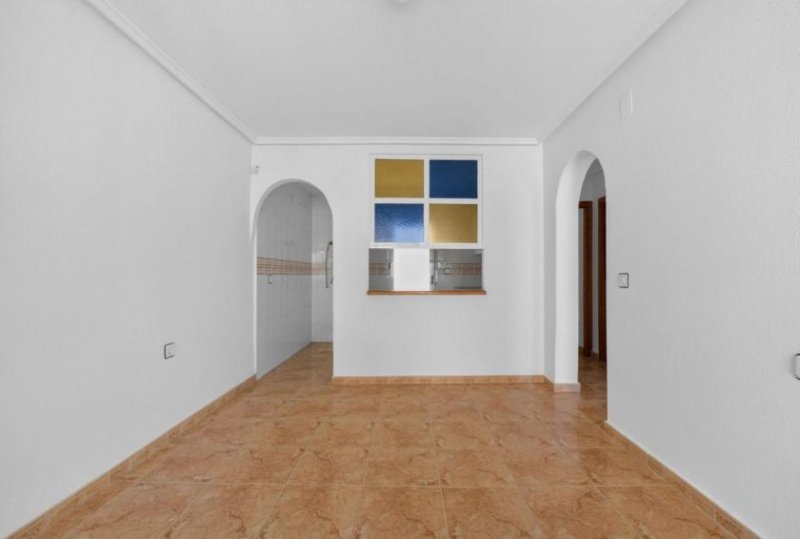 Torrevieja Erdgeschosswohnung mit Terrasse, Innenhof und Gemeinschaftspool Wohnung kaufen