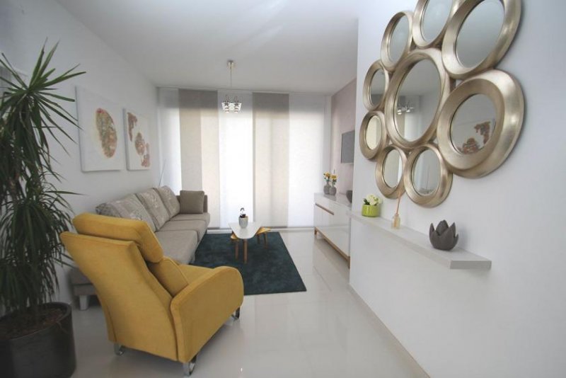 Torrevieja Moderne 3-Zimmer-Erdgeschoss-Wohnungen in abgeschlossener Anlage mit Gemeinschaftspool Wohnung kaufen