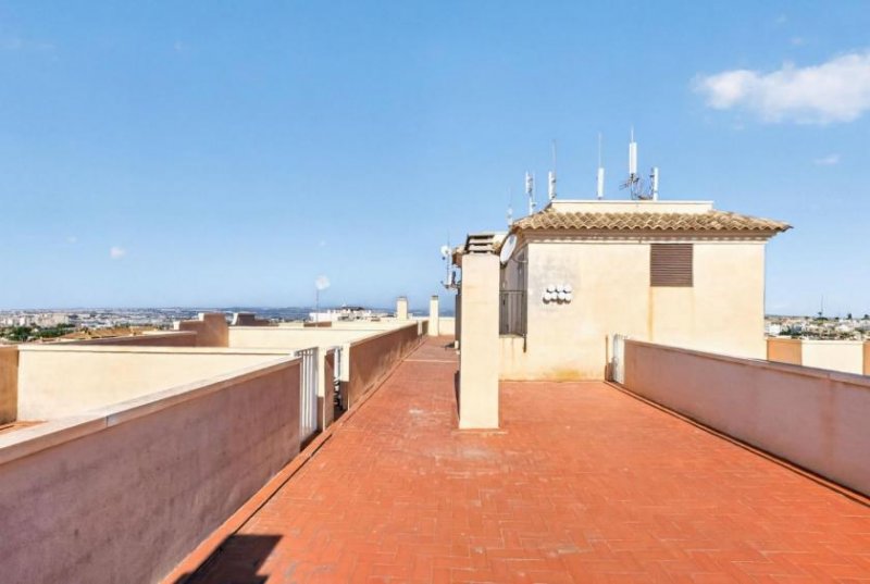 Torrevieja Penthouse-Wohnung mit Terrasse, privater Dachterrasse und freiem Ausblick in Torreblanca Wohnung kaufen