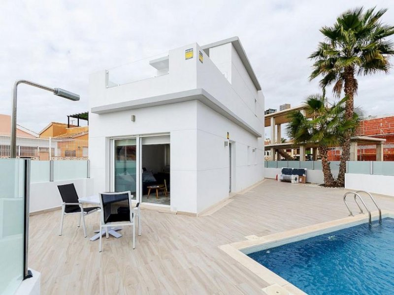 Torrevieja Laguna Neubau-Villa mit Pool in hohem Standard Haus kaufen