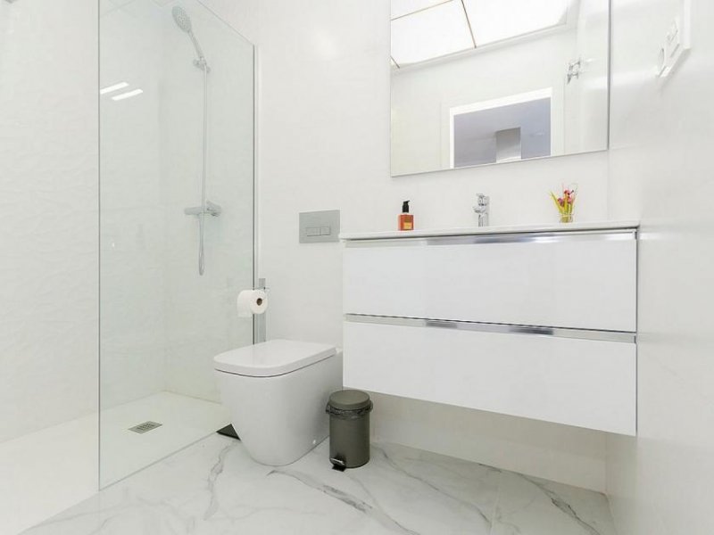 Torrevieja Laguna Neubau-Villa mit Pool in hohem Standard Haus kaufen