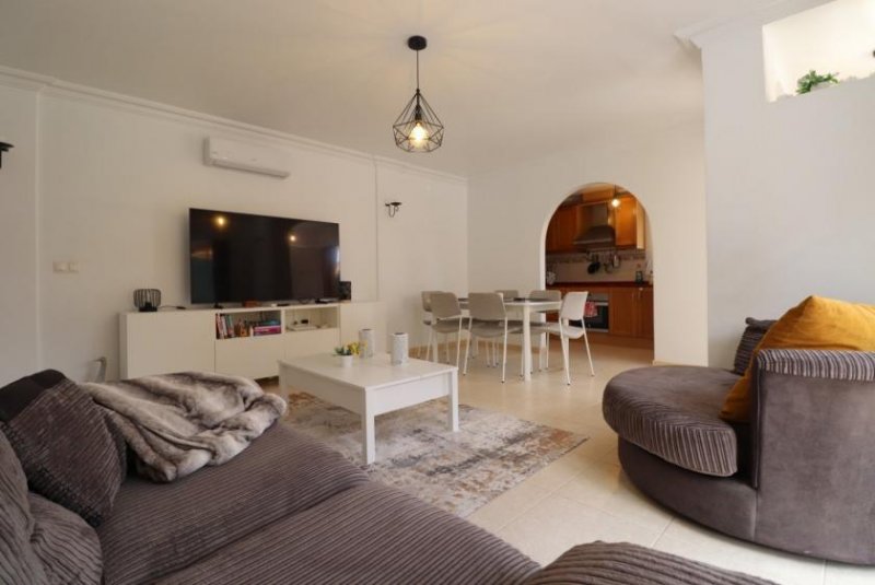 Los Montesinos Doppelhaushälfte mit 3 Schlafzimmern, 2 Bädern, Dachterrasse und Privatpool Haus kaufen
